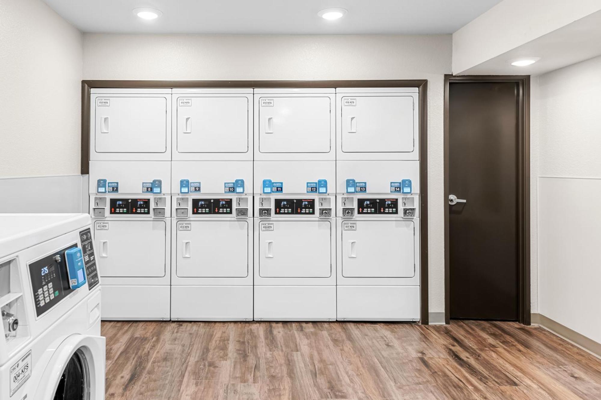 Woodspring Suites Kansas City Airport 外观 照片